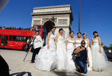 Arc De Triomphe wedding photo